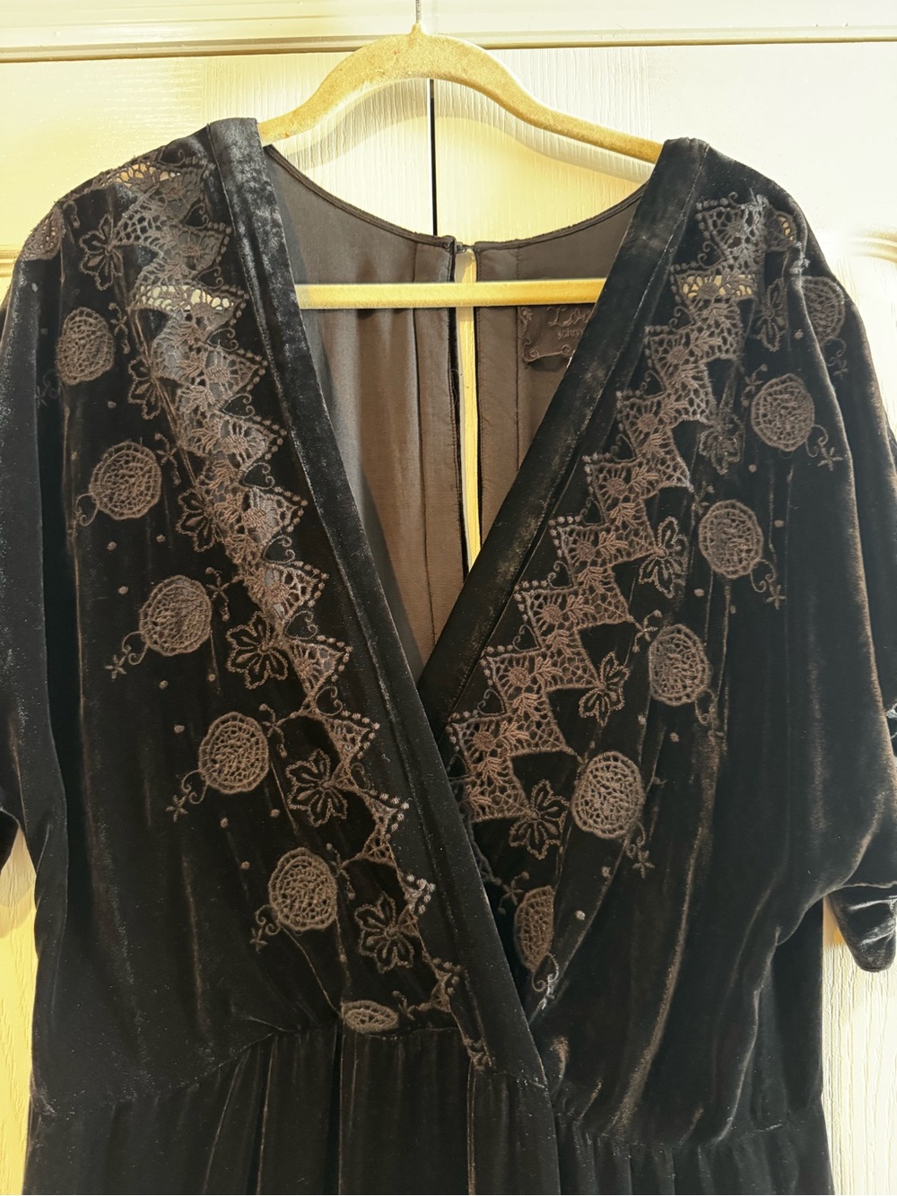 Johnny Was Black Velvet V-Neck Women's Dress with Embroidery Detail - Size XL - Picture 5 of 8